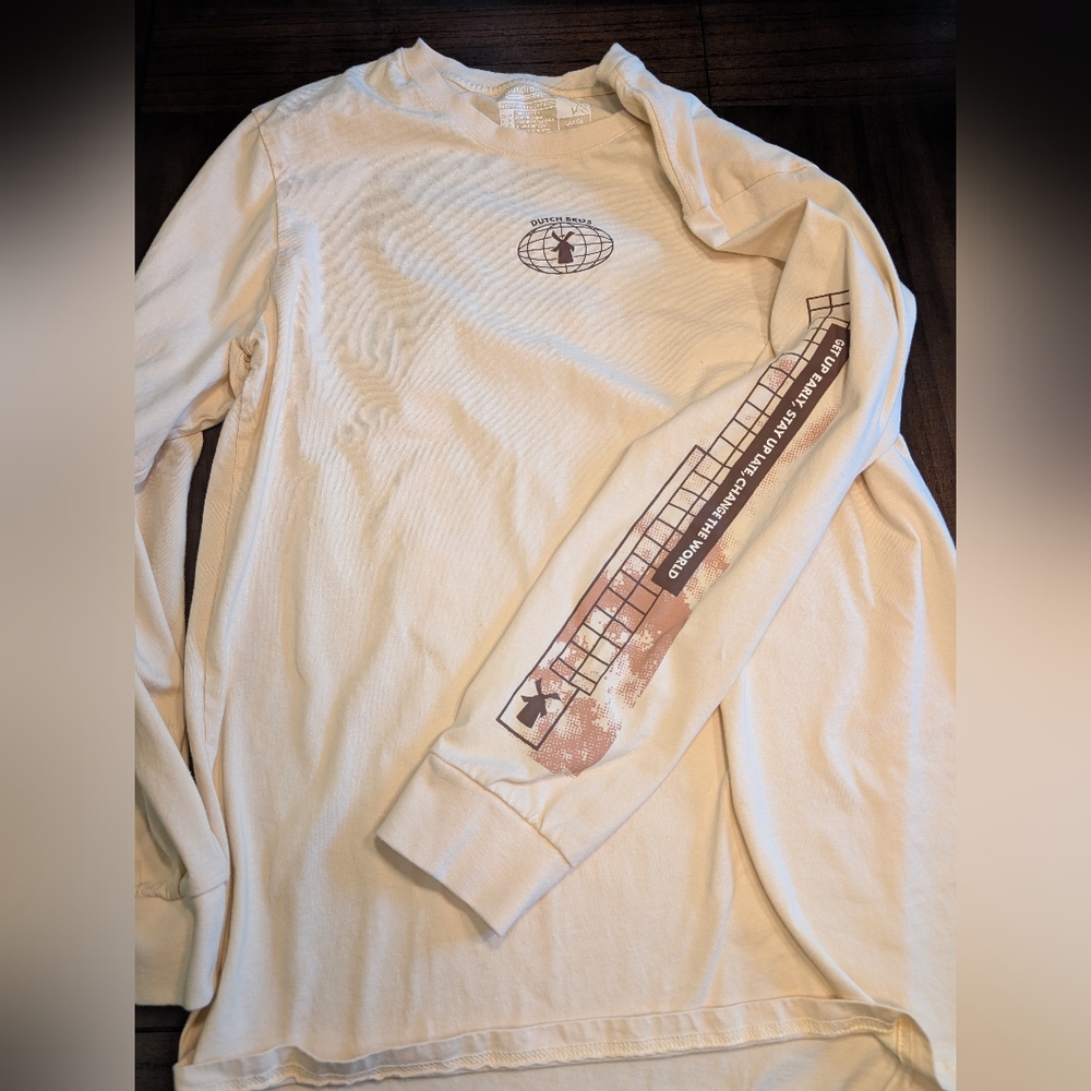 NEW Cream Long Sleeve Graphic Tee